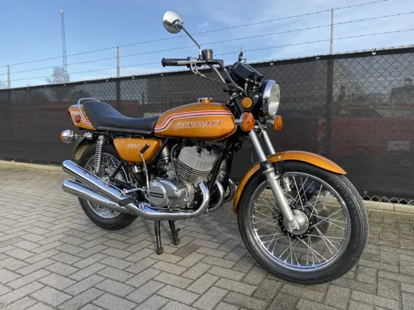 Kawasaki H2 750