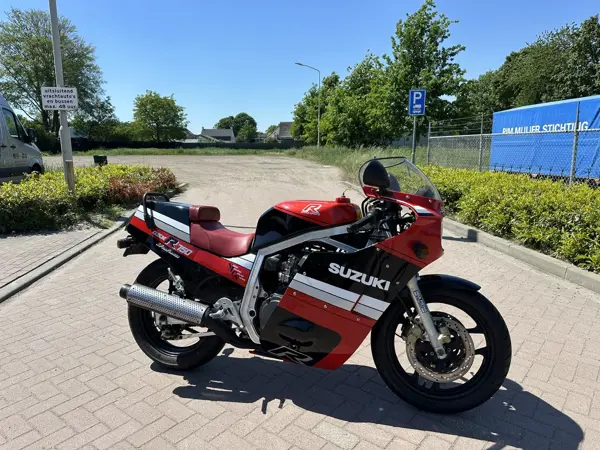 Suzuki GSXR 750