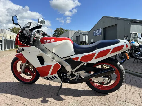 Yamaha TZR250