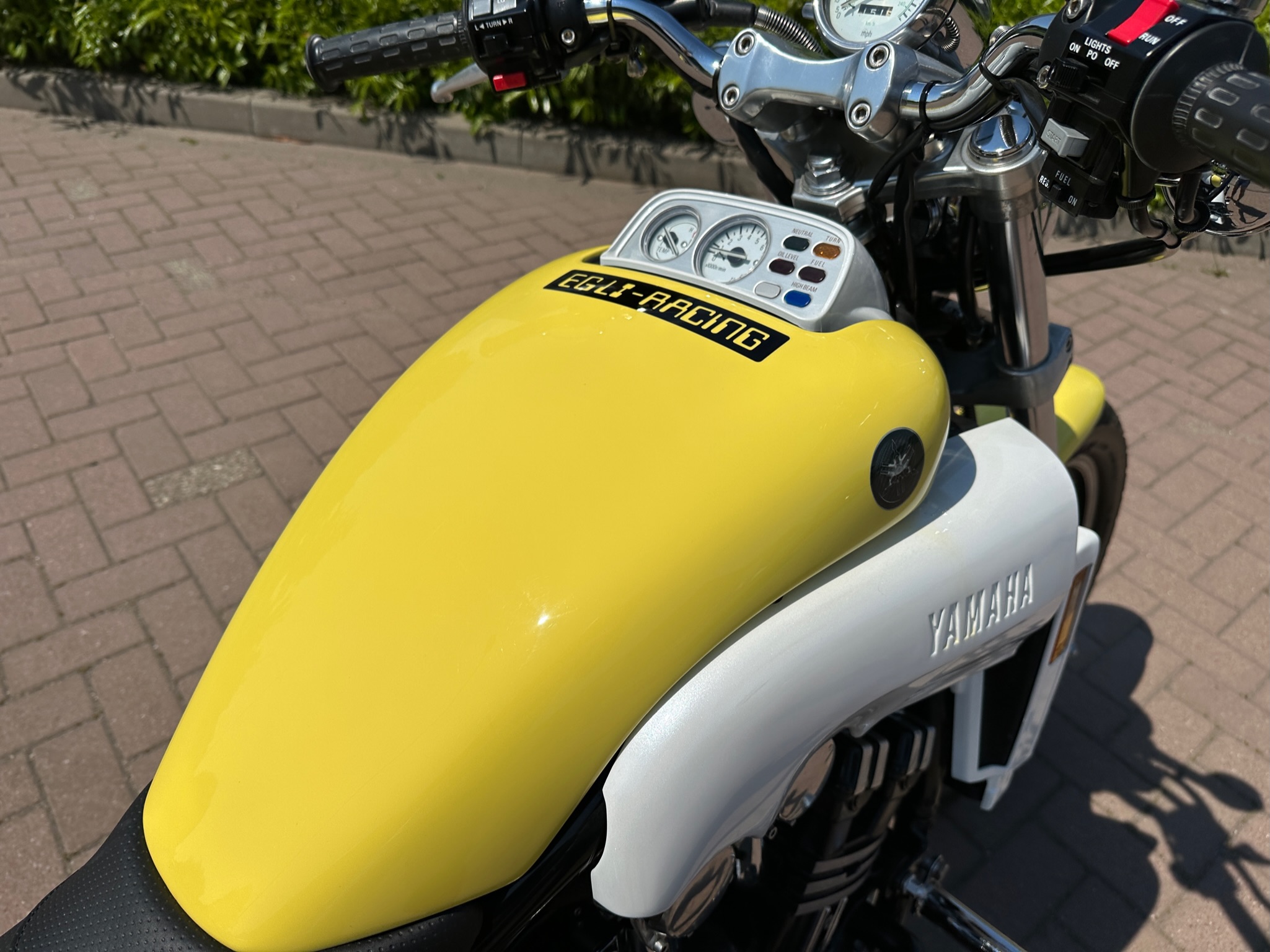 YAMAHA
ヤマハ
ピアノ
丸
椅子
イス
チェア
高さ
調節
リビング
寝室 1987 yamaha fz700.jpg - Member's Gallery - VFRDiscussion