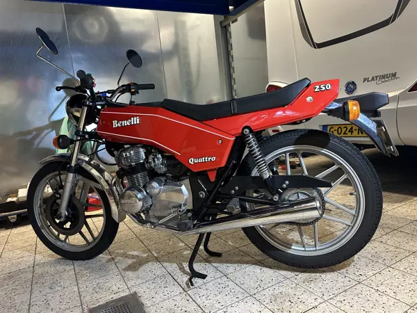 Benelli quatro 250 