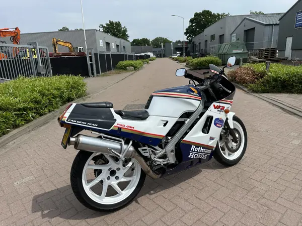 Honda VFR400R NC24